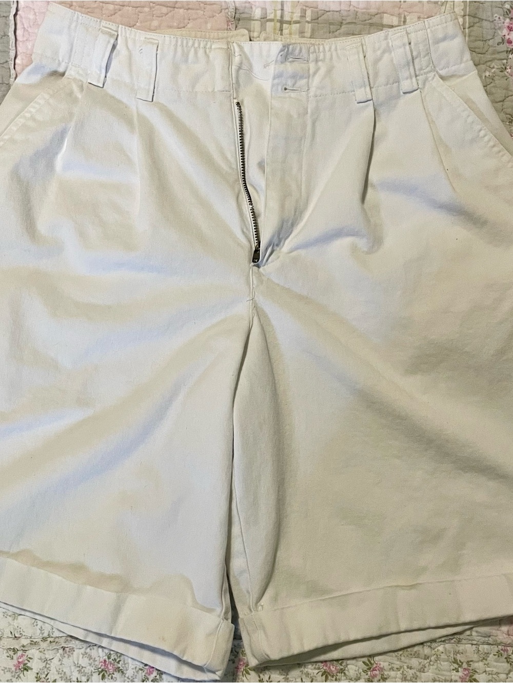 Liz Sport by Liz ClaiborneHigh-Waist White Women's Shorts — Classic Cotton Blend